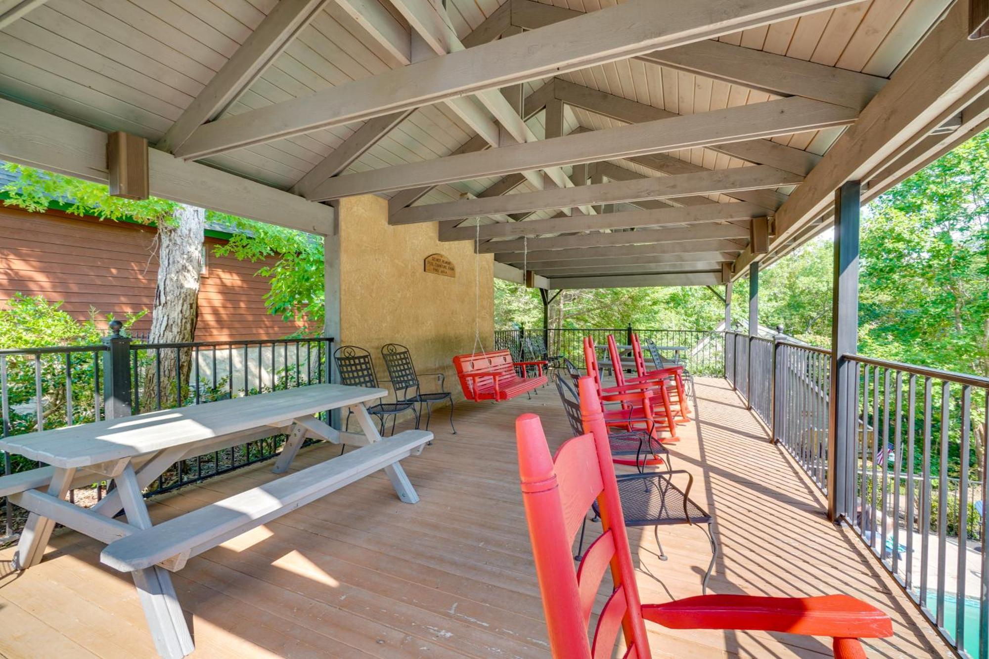 Smoky Mountain Cabin With Deck And Hot Tub! Pigeon Forge Exterior photo