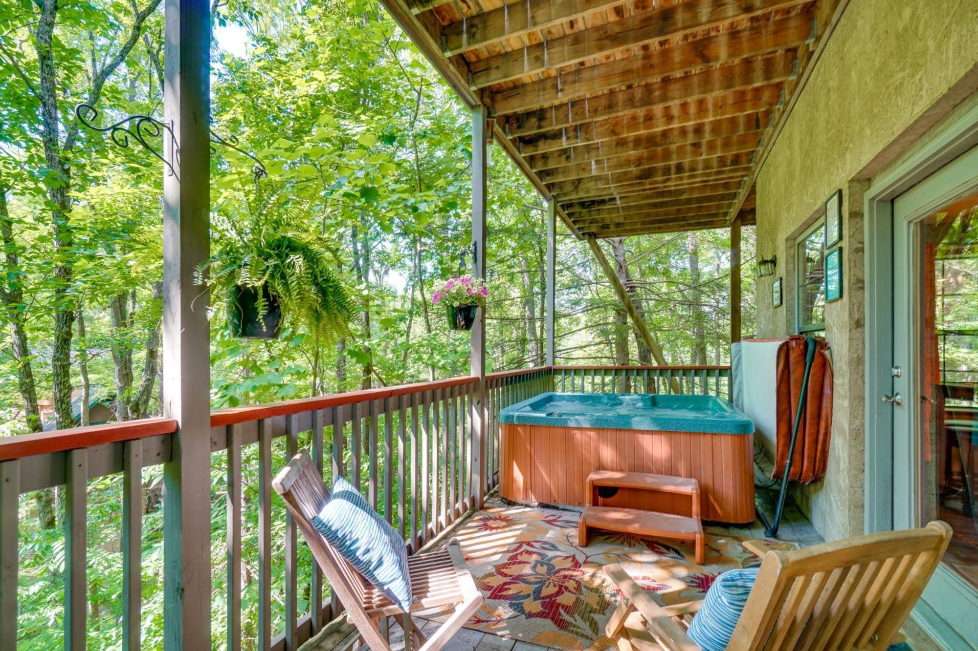 Smoky Mountain Cabin With Deck And Hot Tub! Pigeon Forge Exterior photo