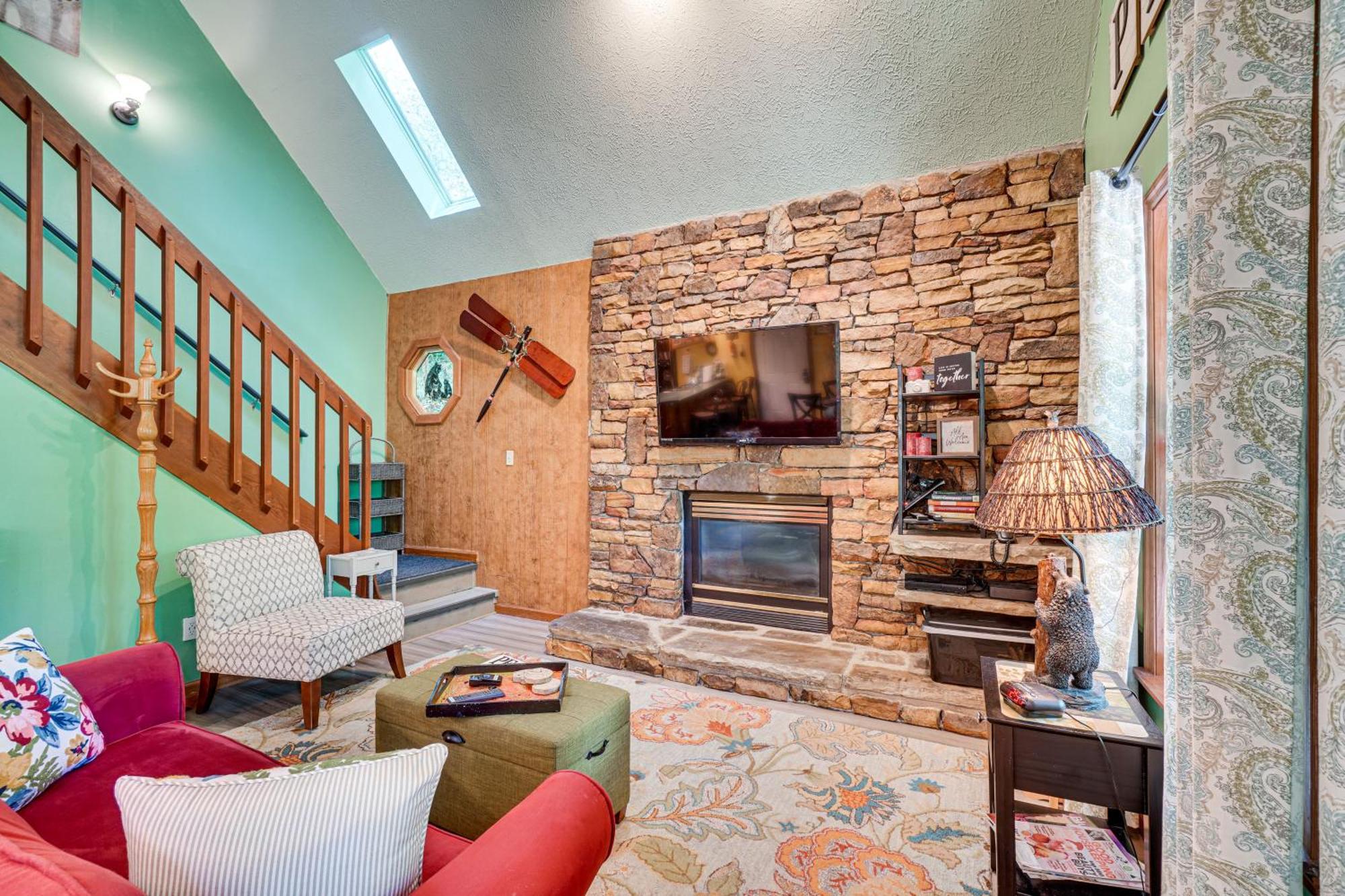 Smoky Mountain Cabin With Deck And Hot Tub! Pigeon Forge Exterior photo